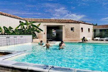 فندق Camping Hameau Des Cannisses