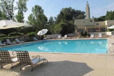 هتل Hôtel Acostel