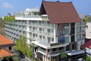 Maxonehotels At Bukit Jimbaran