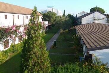 هتل Nausicaa Village