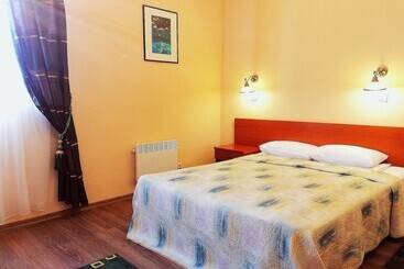 هتل Ogni Murmanska