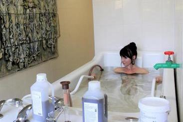 هتل Devon Medical & Spa