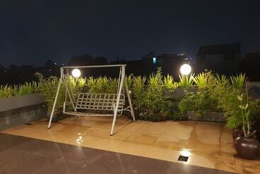 Отель Scarlet Kebon Kawung