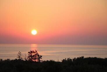 Mareva Hotel Apartments