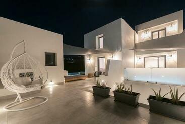 בית מלון כפרי Karat Suites