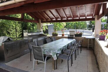 膳宿费 Jardin D Arcy   Chambres D Hôtes Avec Piscine Et Spa