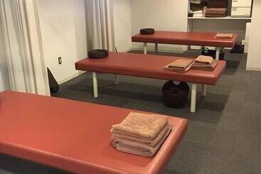 فندق Capsule & Sauna Japan – Caters To Men