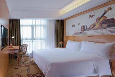 Vienna Hotel Guangxi Beihai High Speed Railway Station