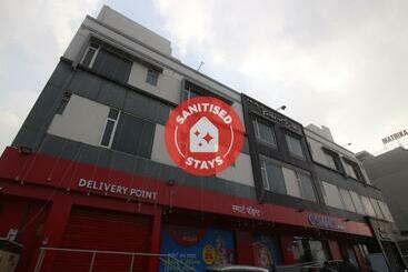 Отель Capital O 86194  Parichay