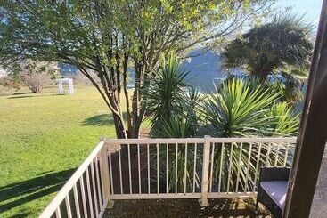 호텔 Lakeshore Lodge