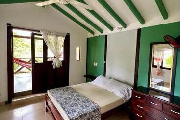 پانسیون Hostal Portal Del Sol