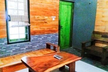 膳宿费 Pine Tree House