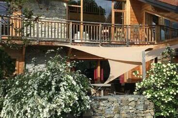 ベッドアンドブレックファースト Chez La Nanie