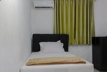 בית מלון כפרי Citra Green House Syariah Near Universitas Tulungagung