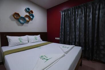 Отель The Ideal Nest Kumbakonam