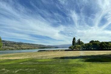 Pisa House Lakefront Boutique B&b