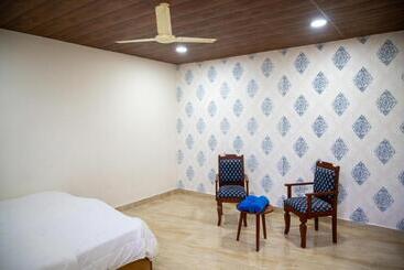Takshshila Park And Resorts