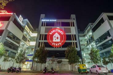 호텔 Oyo Townhouse 812  The Grand White