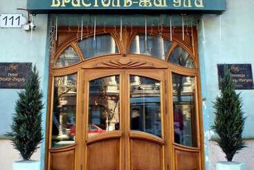 호텔 Bristol Zhiguly