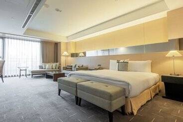 هتل Check Inn Select Taichung Dadun