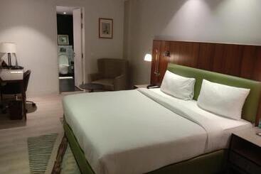 בית מלון כפרי Country Inn & Suites By Radisson Chandigarh Zirakpur