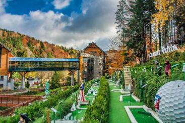 هتل Czarny Potok Resort Spa & Conference