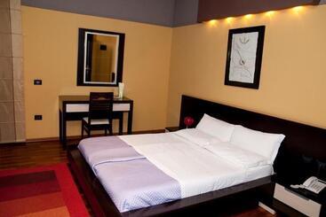 Green House Hotel & Restaurant