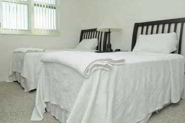 فندق Large 3 Bedroom Apartment In Sunny Isles