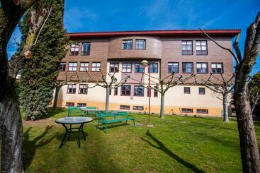 ユースホステル Residencia Hospital Del Rey