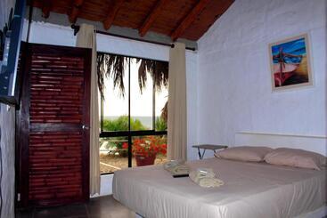 בית מלון כפרי Marina Bungalows