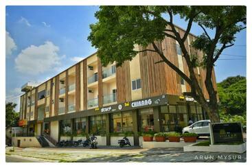 酒店 Sai Vihaar Inn & Suites