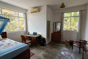 بنسيون Kirala Garden Resort