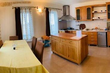 پانسیون Casa Ana
