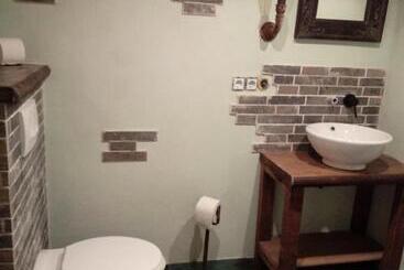 B&b Wood, Food & More