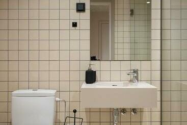 هاستل Hugo Apartment