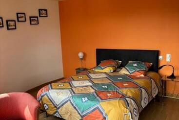 تختخواب و صبحانه Nid De Pie