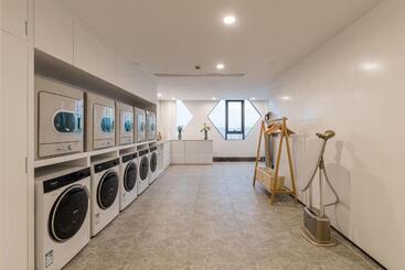 Atour Hotel Ningbo Xiangshan People S Square