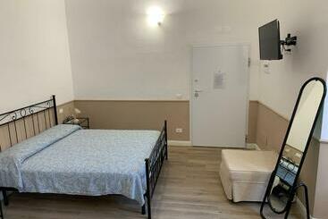 بنسيون Domus L’aurea