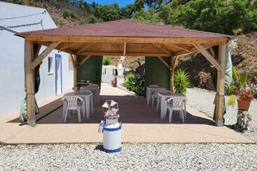 تختخواب و صبحانه Casa Rochinha