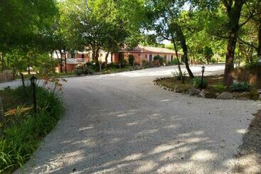 ベッドアンドブレックファースト Le Mas De Balmes