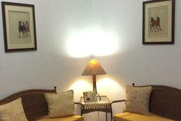 Aparthotel Condo Unit In Wack Wack Royal Mansion