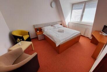 ペンション Agrohotel Tri Brezy