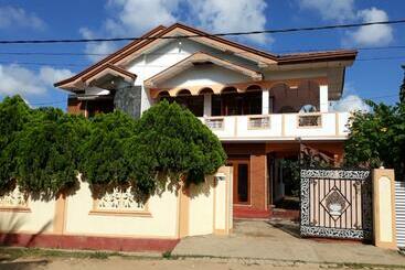 Общежитие Brinthavanam Days Inn