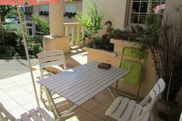 ベッドアンドブレックファースト Festiane