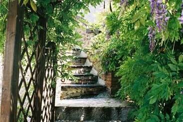 Le Logis Du Pressoir Chambre D Hotes Bed & Breakfast In Beautiful 18th Century Estate In The Heart O
