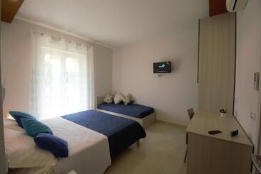 פנסיון Askia Rooms & Breakfast