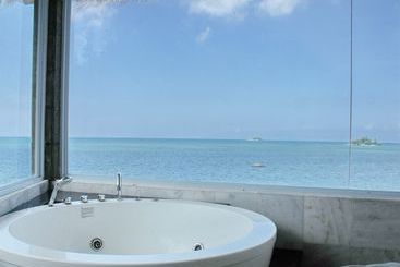 هتل Bintan Cabana Beach Resort