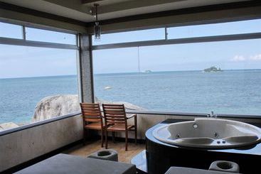 هتل Bintan Cabana Beach Resort