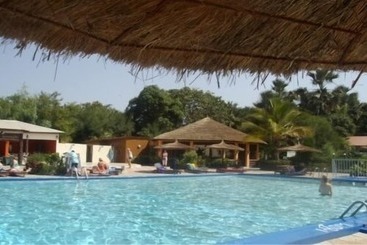 هتل Holiday Beach Club