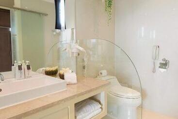 هتل Sea Links Beach